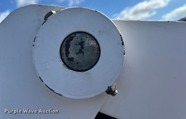 image for item DQ0747 2005 Bobcat  S250 skid steer loader