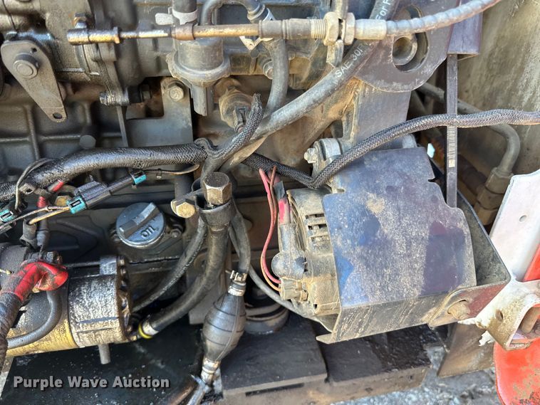 image for item DQ0747 2005 Bobcat  S250 skid steer loader