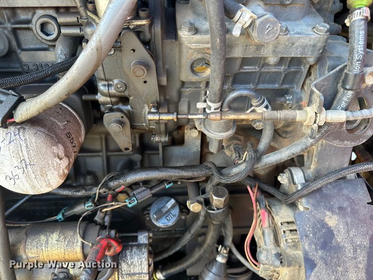 image for item DQ0747 2005 Bobcat  S250 skid steer loader