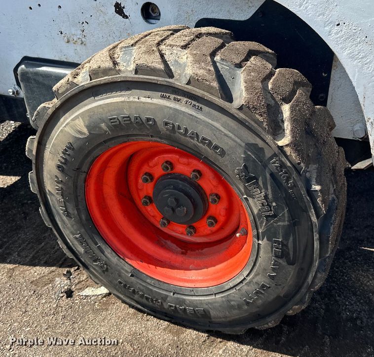 image for item DQ0747 2005 Bobcat  S250 skid steer loader