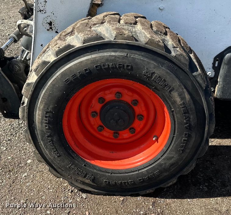 image for item DQ0747 2005 Bobcat  S250 skid steer loader