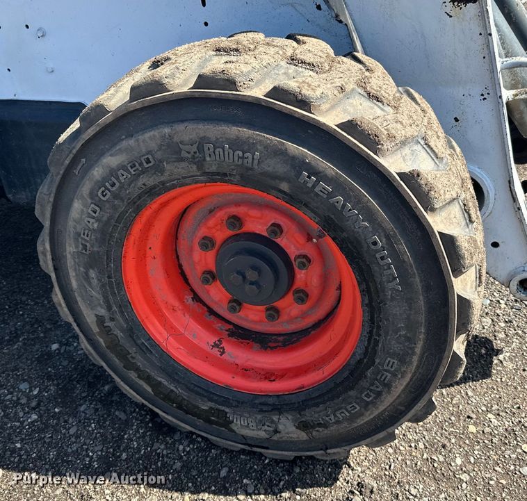 image for item DQ0747 2005 Bobcat  S250 skid steer loader