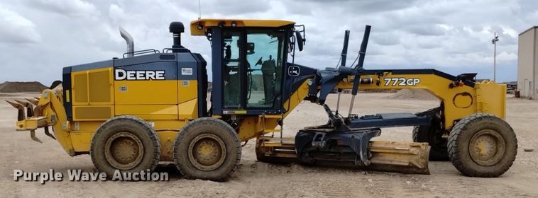 image for item DQ6047 2015 John Deere 772G motor grader