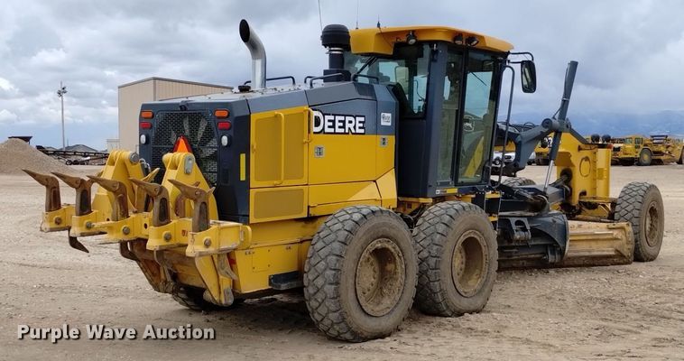 image for item DQ6047 2015 John Deere 772G motor grader