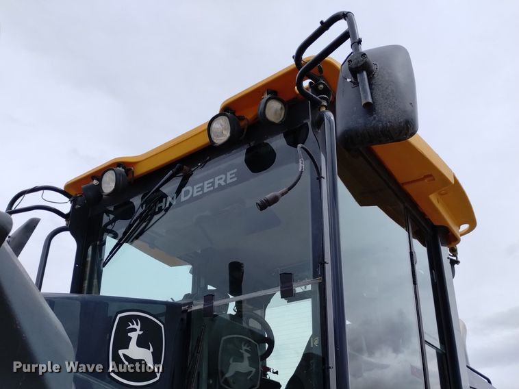 image for item DQ6047 2015 John Deere 772G motor grader