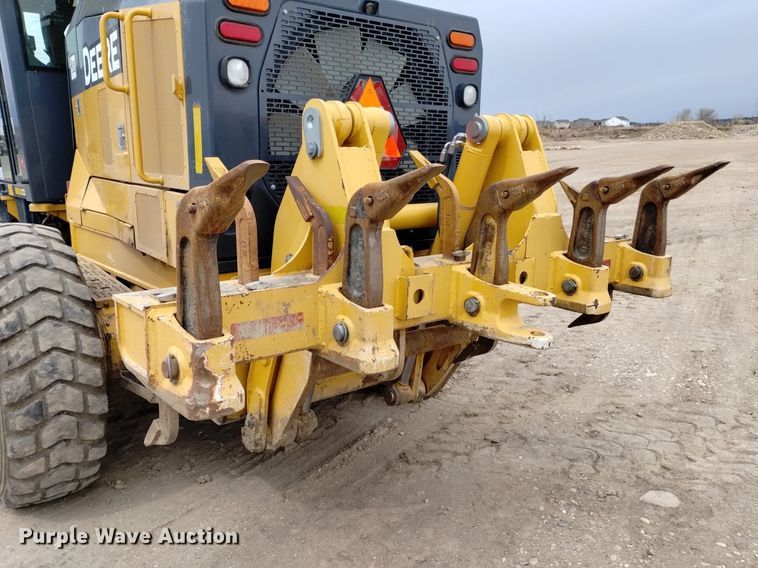 image for item DQ6047 2015 John Deere 772G motor grader