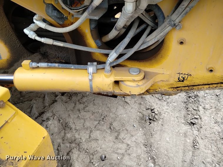 image for item DQ6047 2015 John Deere 772G motor grader