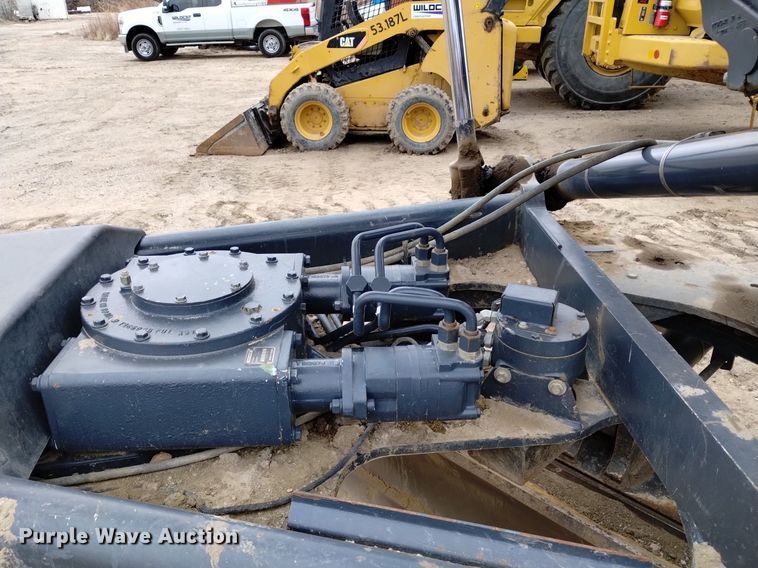 image for item DQ6047 2015 John Deere 772G motor grader