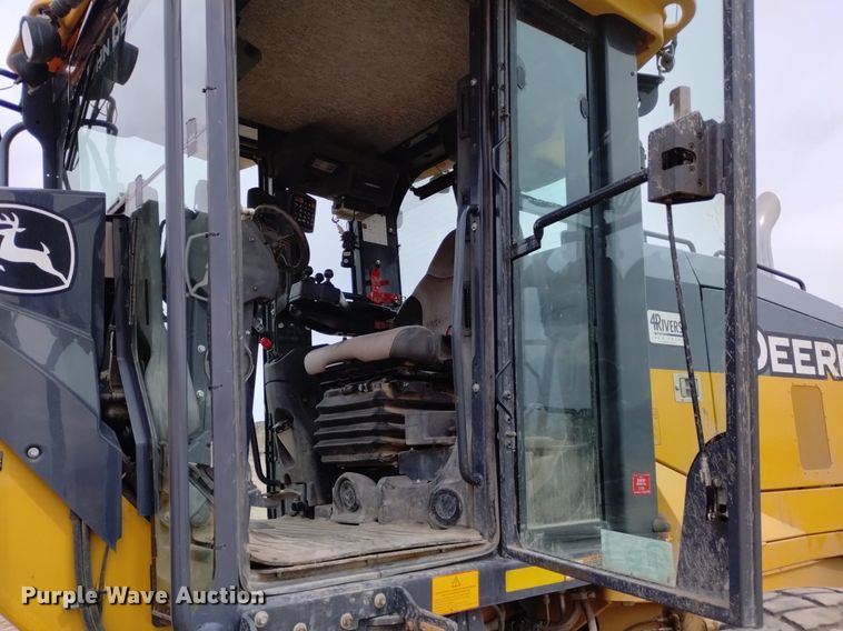 image for item DQ6047 2015 John Deere 772G motor grader