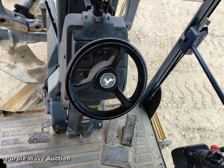 image for item DQ6047 2015 John Deere 772G motor grader