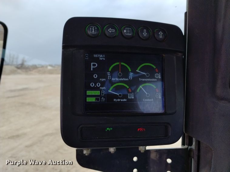 image for item DQ6047 2015 John Deere 772G motor grader