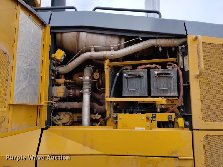 image for item DQ6047 2015 John Deere 772G motor grader