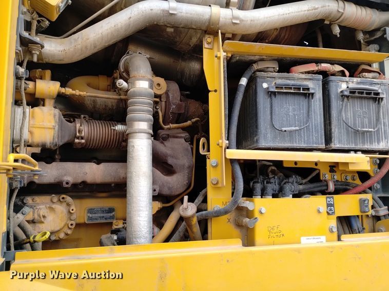 image for item DQ6047 2015 John Deere 772G motor grader