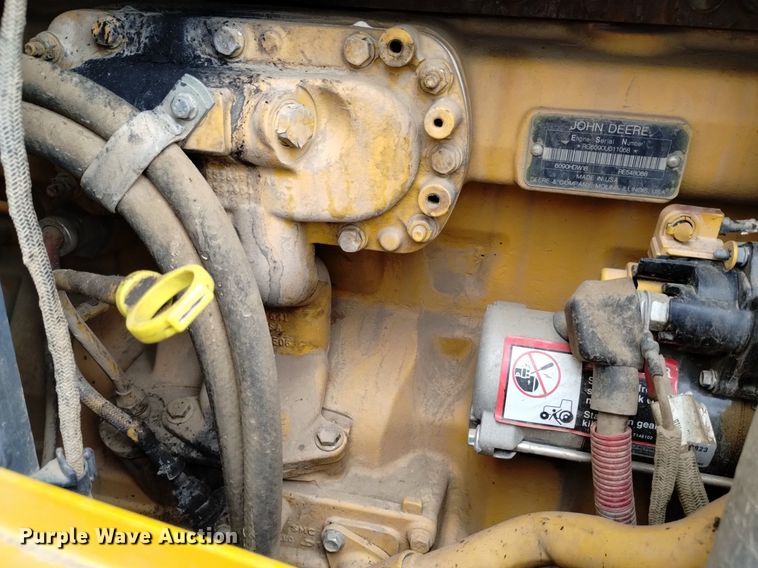 image for item DQ6047 2015 John Deere 772G motor grader