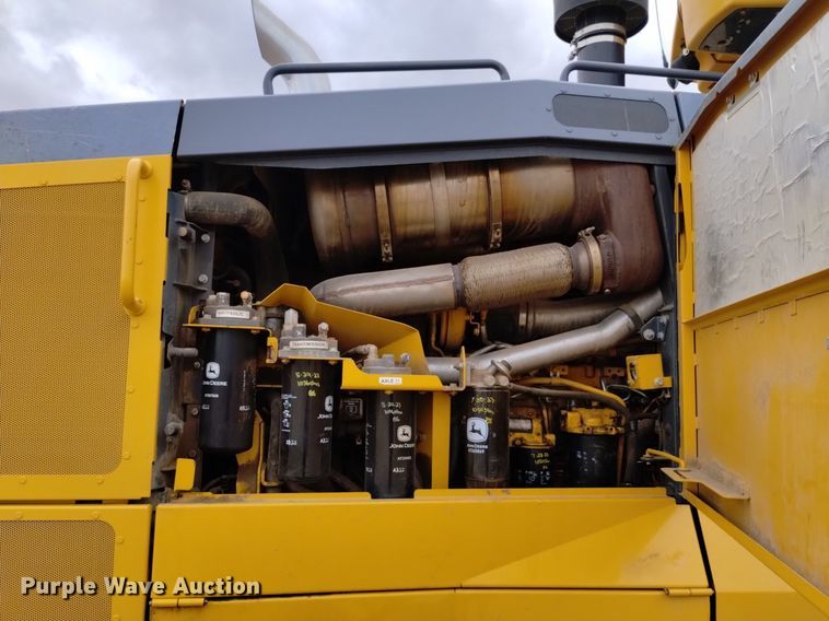 image for item DQ6047 2015 John Deere 772G motor grader