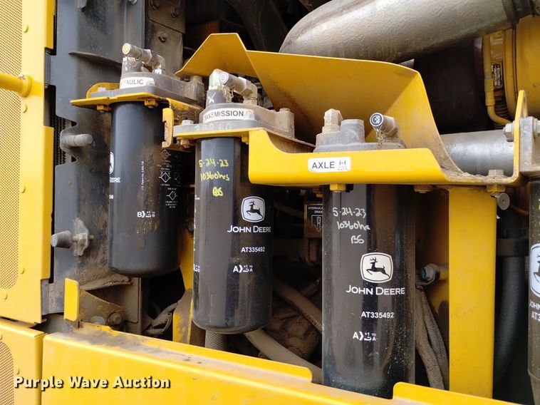 image for item DQ6047 2015 John Deere 772G motor grader