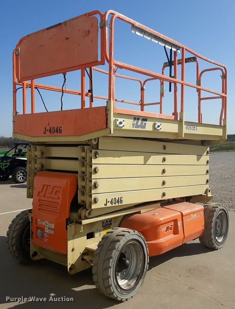 image for item DQ6977 2012 JLG 4069LE  scissor lift