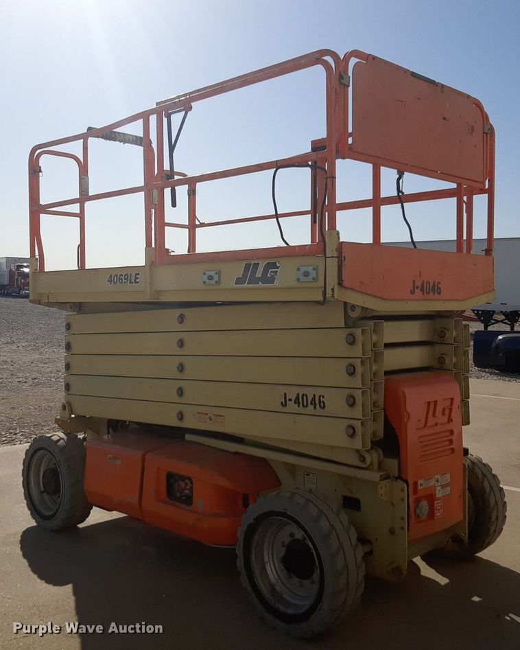 image for item DQ6977 2012 JLG 4069LE  scissor lift