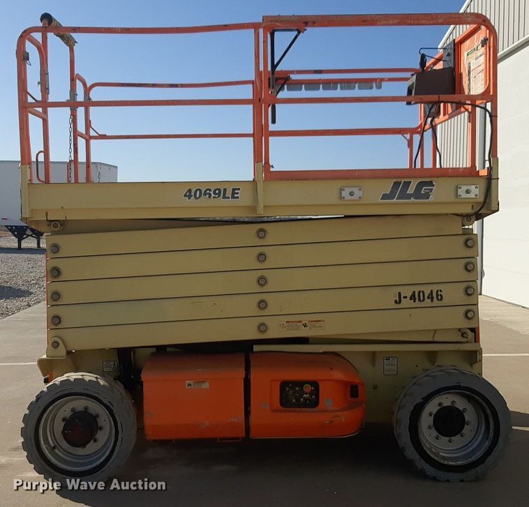 image for item DQ6977 2012 JLG 4069LE  scissor lift