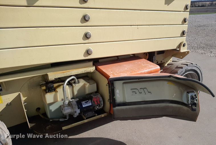 image for item DQ6977 2012 JLG 4069LE  scissor lift
