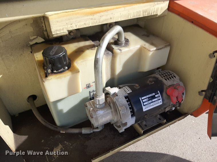 image for item DQ6977 2012 JLG 4069LE  scissor lift