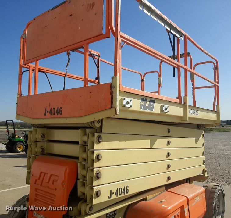 image for item DQ6977 2012 JLG 4069LE  scissor lift