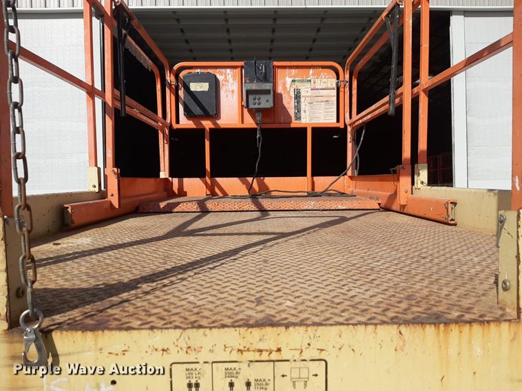 image for item DQ6977 2012 JLG 4069LE  scissor lift