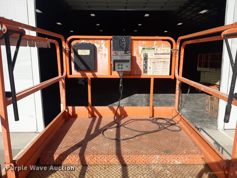 image for item DQ6977 2012 JLG 4069LE  scissor lift