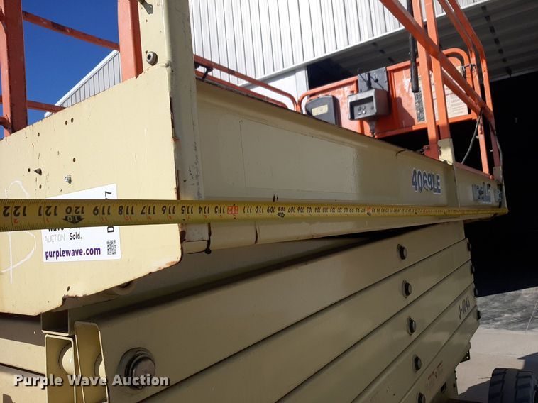 image for item DQ6977 2012 JLG 4069LE  scissor lift