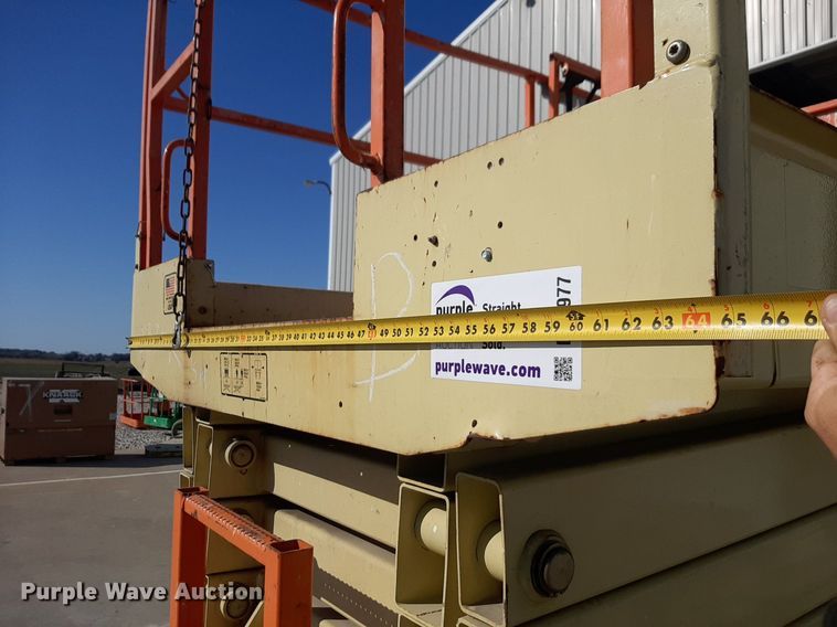 image for item DQ6977 2012 JLG 4069LE  scissor lift