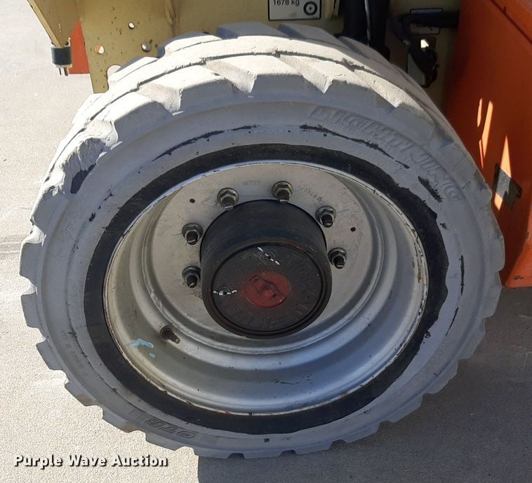 image for item DQ6977 2012 JLG 4069LE  scissor lift