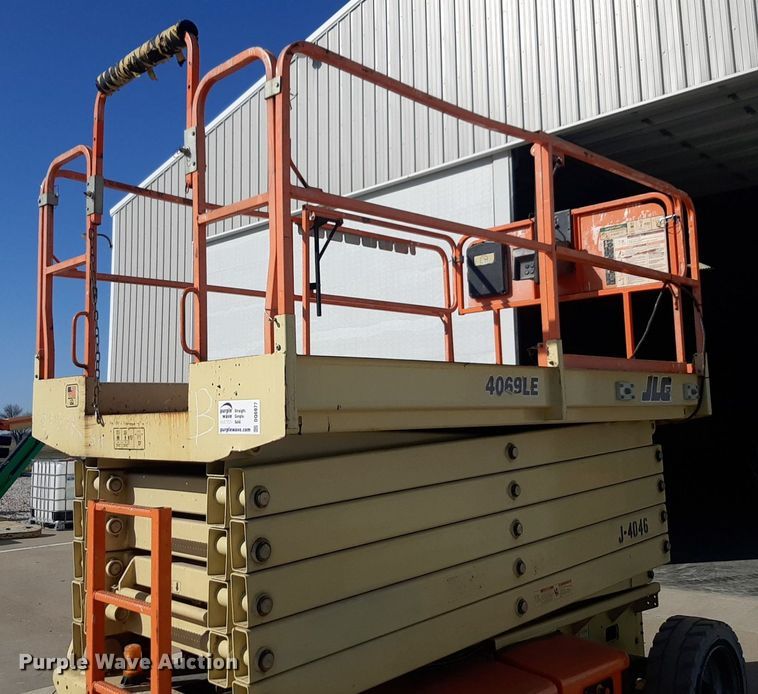 image for item DQ6977 2012 JLG 4069LE  scissor lift