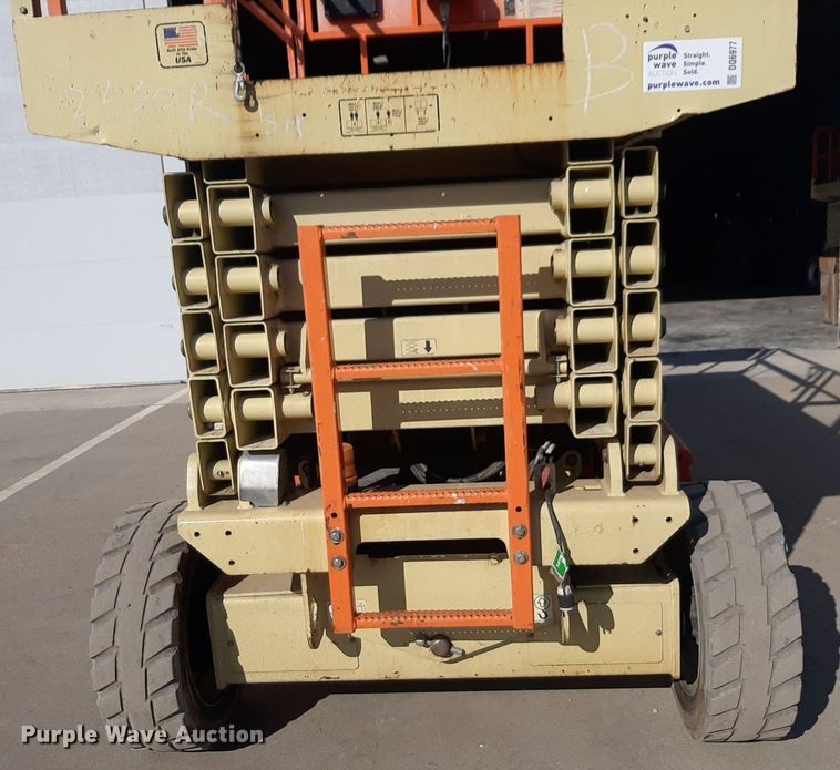 image for item DQ6977 2012 JLG 4069LE  scissor lift