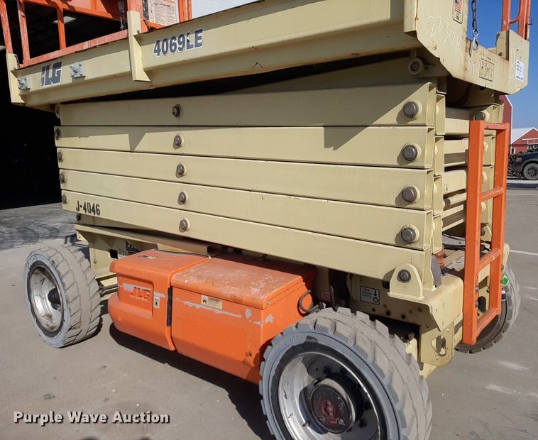 image for item DQ6977 2012 JLG 4069LE  scissor lift