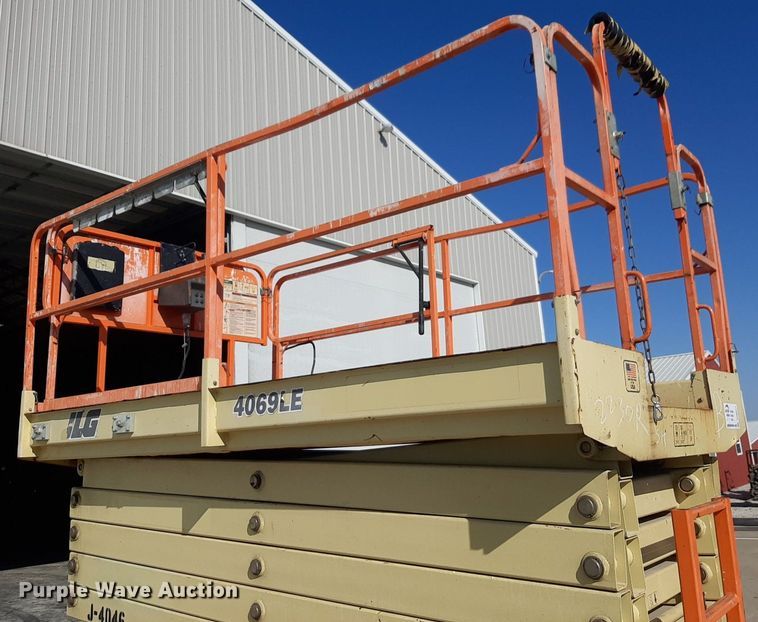 image for item DQ6977 2012 JLG 4069LE  scissor lift
