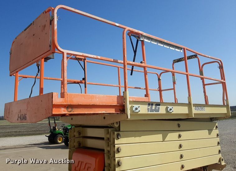image for item DQ6977 2012 JLG 4069LE  scissor lift