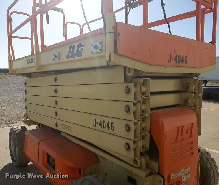 image for item DQ6977 2012 JLG 4069LE  scissor lift