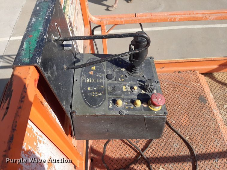 image for item DQ6977 2012 JLG 4069LE  scissor lift