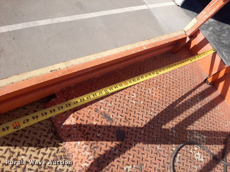 image for item DQ6977 2012 JLG 4069LE  scissor lift