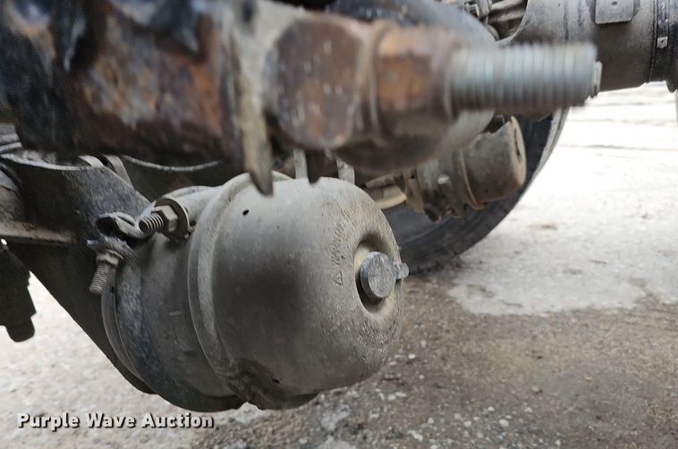 image for item DQ8637 2009 Peterbilt 388 semi truck