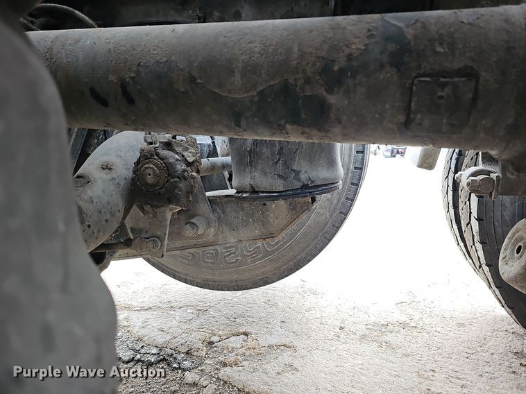 image for item DQ8637 2009 Peterbilt 388 semi truck