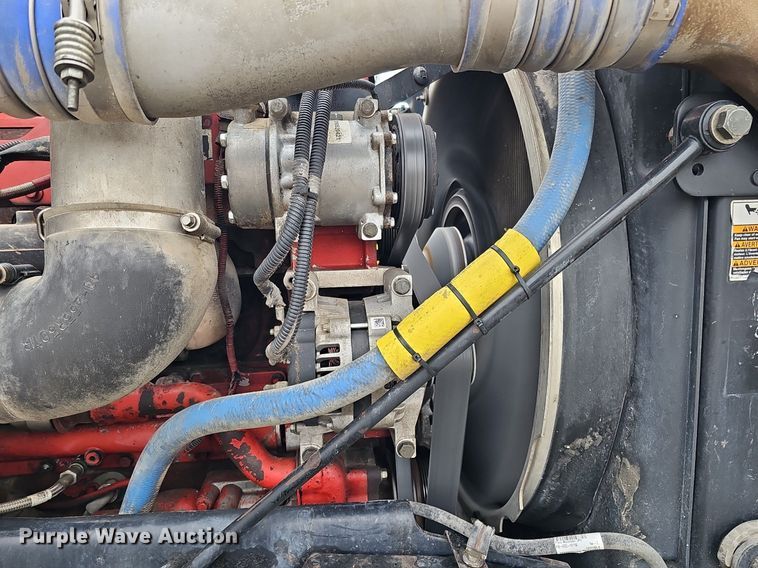 image for item DQ8637 2009 Peterbilt 388 semi truck