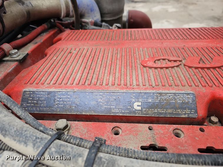 image for item DQ8637 2009 Peterbilt 388 semi truck