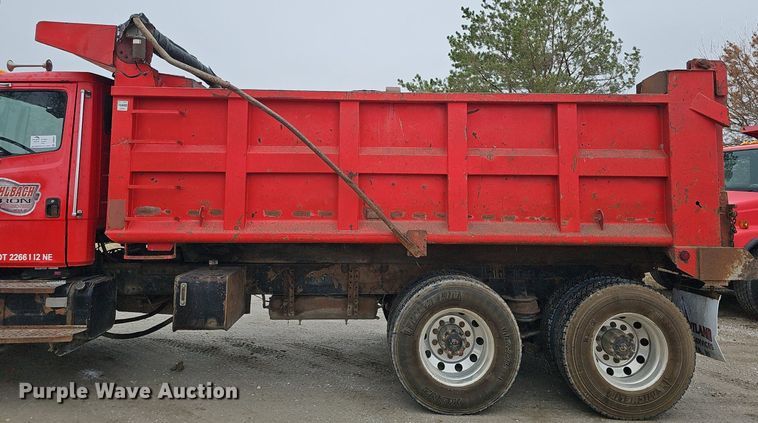 image for item DQ8638 2003 Freightliner FL80 dump truck