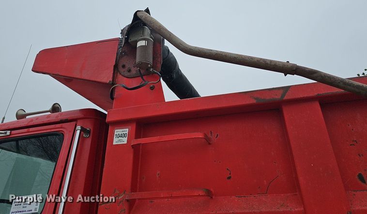 image for item DQ8638 2003 Freightliner FL80 dump truck