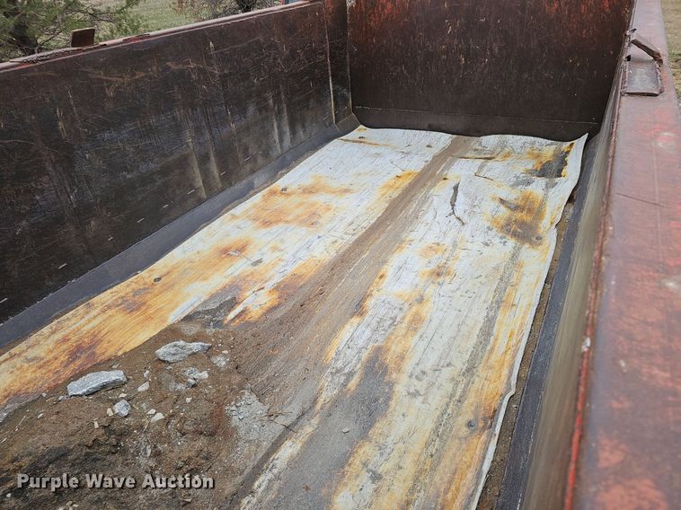 image for item DQ8638 2003 Freightliner FL80 dump truck