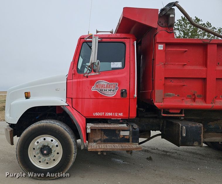 image for item DQ8638 2003 Freightliner FL80 dump truck