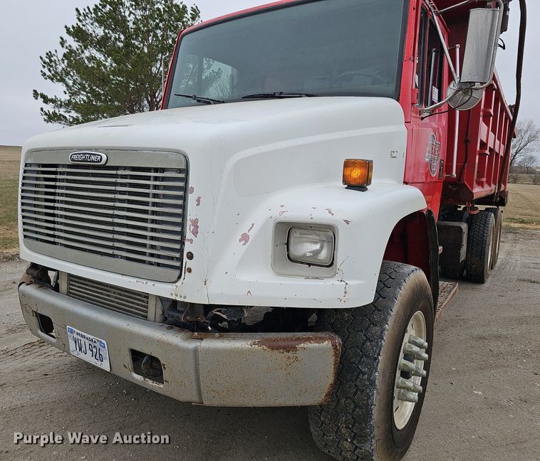 image for item DQ8638 2003 Freightliner FL80 dump truck