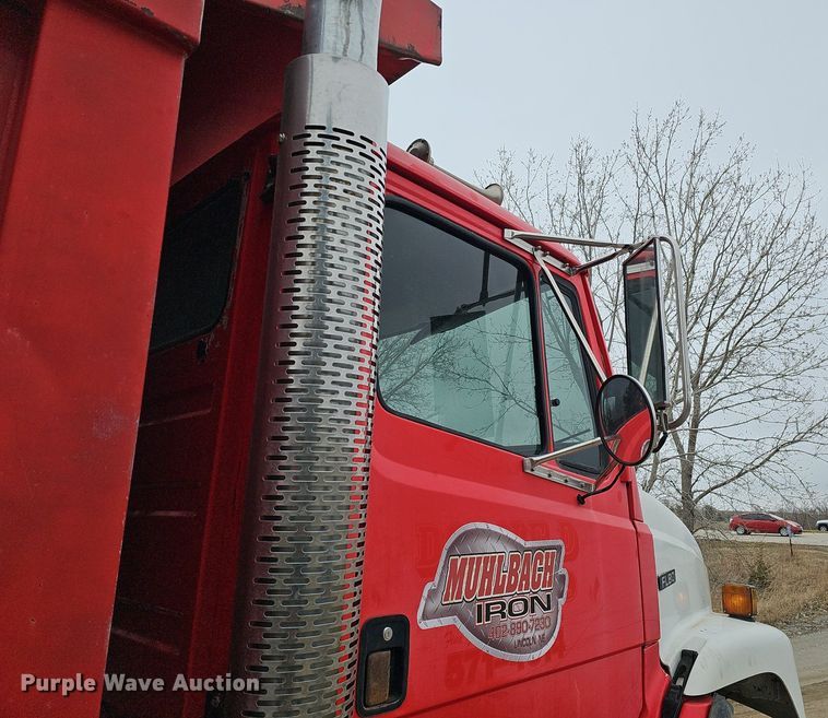 image for item DQ8638 2003 Freightliner FL80 dump truck