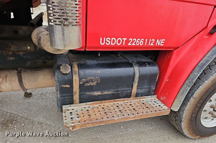 image for item DQ8638 2003 Freightliner FL80 dump truck